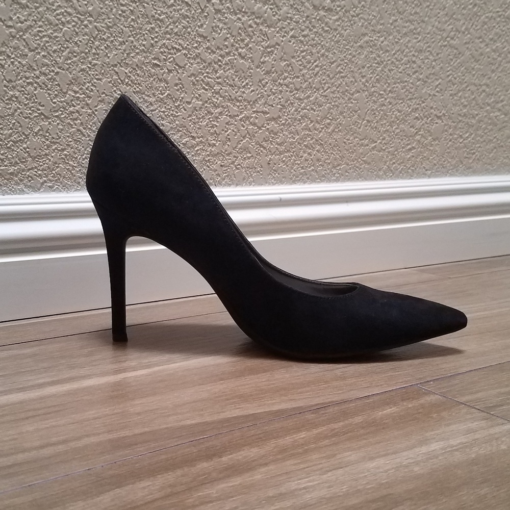 Sam Edelman Black Suede pumps